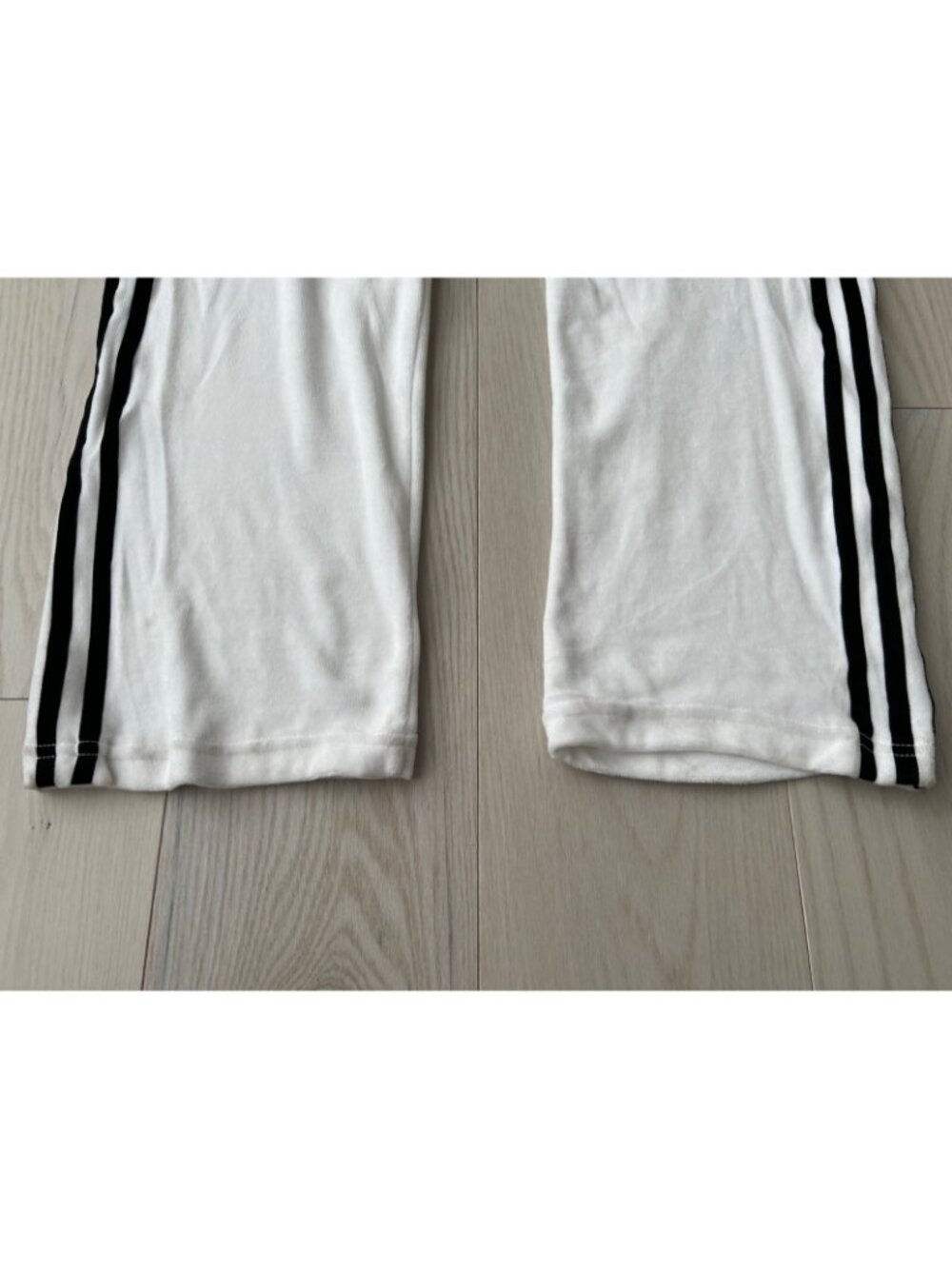Adidas x J KOO FT9891 Ruffled Velour Track Pants White ( S ) - Picture 4 of 8